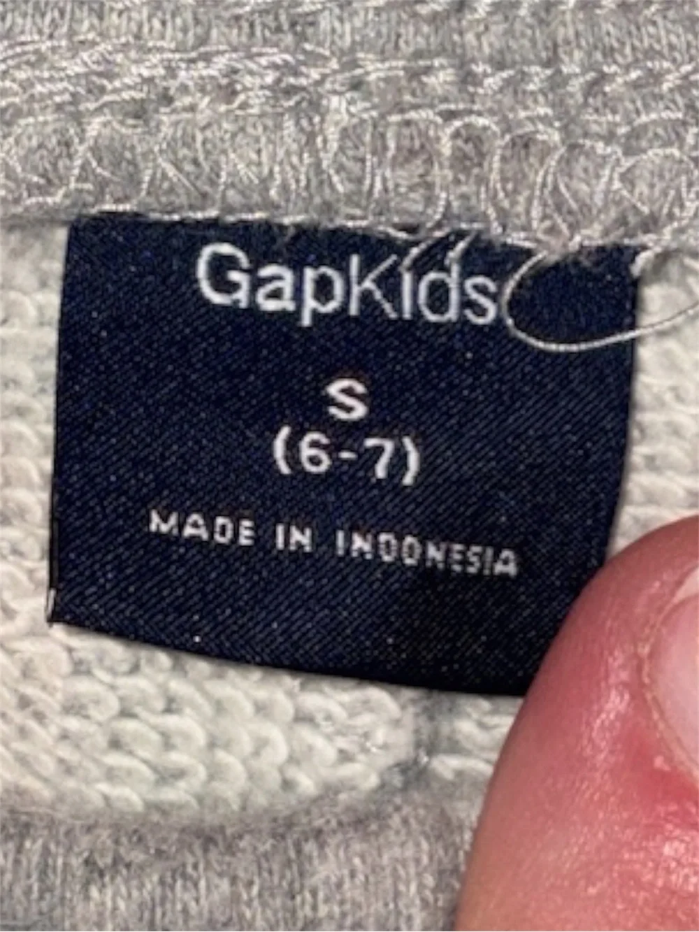 VTG gray heather fleece shorts from Gap Kids size S (6-7)
